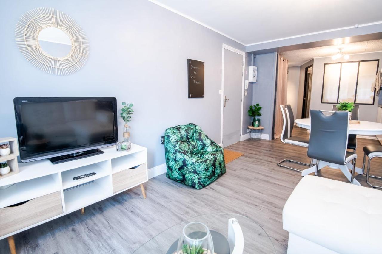 דירות Charmant Logement En Plein Coeur Du Centre Ville D'אמבואה מראה חיצוני תמונה